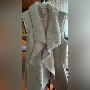 Knox Rose Cream Lined Vest. Like new condition.